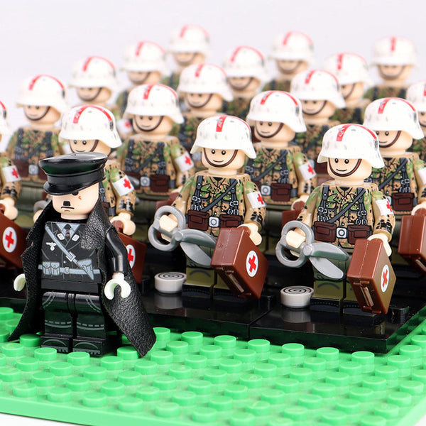 WW2 German Army 20 Medic Soldiers + The Leader (Führer)