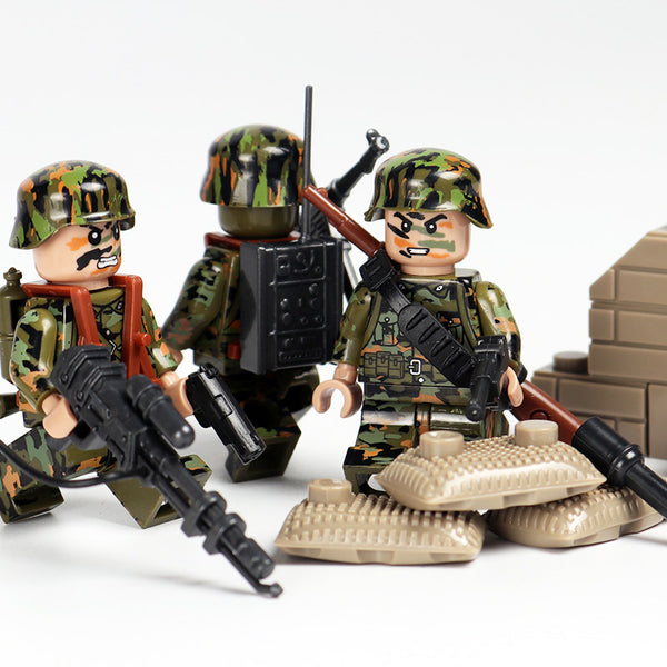 WW2 German Army Set - Green Camouflage, 6 Figures, 3 Hill Guns, Weapons, and More!